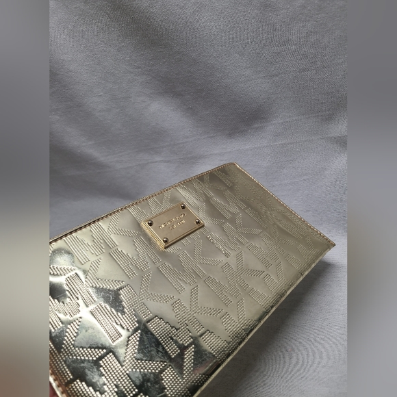 MICHAEL KORS Gold Metallic Travel Pouch Bag Clutch Wristlet - Picture 2 of 9